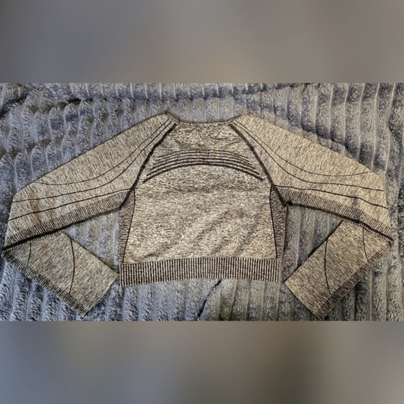 Gymshark Hyper Amplify Long Sleeve Crop Top - Black Marl/Black - Picture 2 of 2